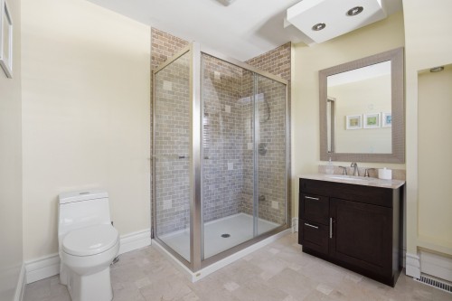 Bathroom - 6 Av. St-Louis, Beaconsfield, QC - Indoor Photo Showing Bathroom