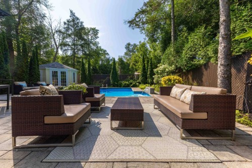 Courtyard - 6 Av. St-Louis, Beaconsfield, QC - Outdoor With In Ground Pool