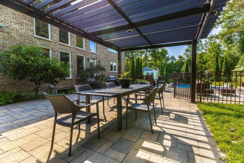 Courtyard - 6 Av. St-Louis, Beaconsfield, QC - Outdoor With Deck Patio Veranda With Exterior