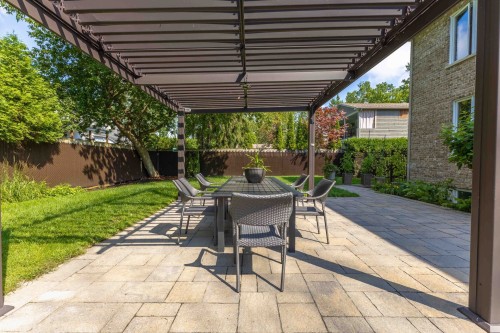 Courtyard - 6 Av. St-Louis, Beaconsfield, QC - Outdoor With Deck Patio Veranda With Exterior