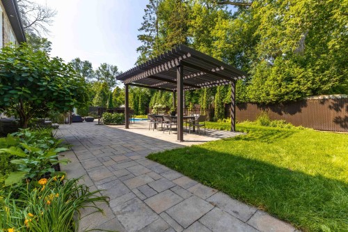 Courtyard - 6 Av. St-Louis, Beaconsfield, QC - Outdoor