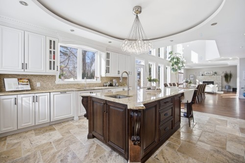 Kitchen - 6 Av. St-Louis, Beaconsfield, QC - Indoor Photo Showing Kitchen With Upgraded Kitchen