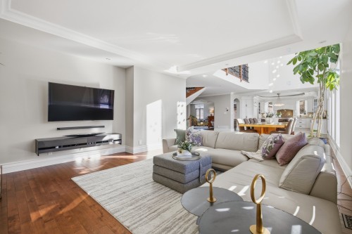 Family Room - 6 Av. St-Louis, Beaconsfield, QC - Indoor Photo Showing Living Room