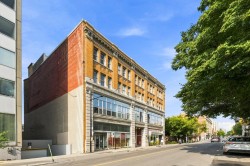 101-1200 Rue Atateken  Montréal (Ville-Marie), QC H2L 3K8
