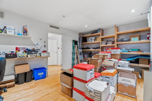 Storage - 101-1200 Rue Atateken, Montréal (Ville-Marie), QC - Indoor