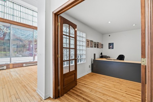 Office - 101-1200 Rue Atateken, Montréal (Ville-Marie), QC - Indoor Photo Showing Other Room