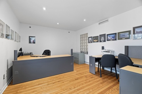 Office - 101-1200 Rue Atateken, Montréal (Ville-Marie), QC - Indoor Photo Showing Office