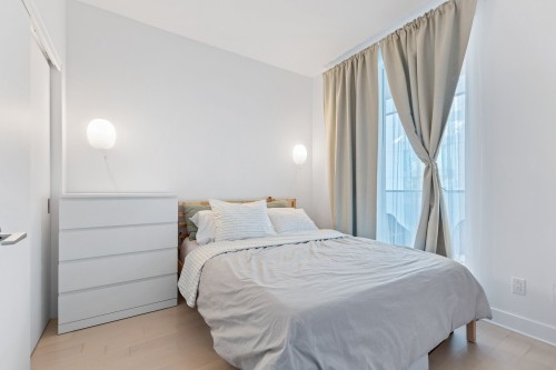 Master Bedroom - 422-5175 Rue Mackenzie, Montréal (Côte-Des-Neiges/Notre-Dame-De-Grâce), QC - Indoor Photo Showing Bedroom