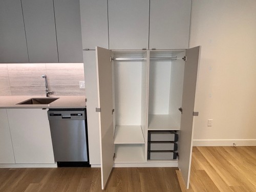 Hall d'entrée/Vestibule - 906-2160 Rue Tansley, Montréal (Ville-Marie), QC - Indoor Photo Showing Kitchen