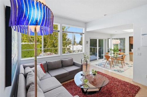 211 Saturna Dr, Qualicum Beach, BC 