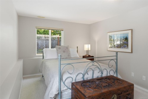 211 Saturna Dr, Qualicum Beach, BC 