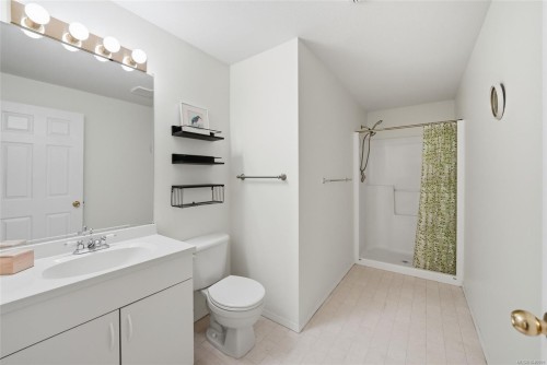 211 Saturna Dr, Qualicum Beach, BC 