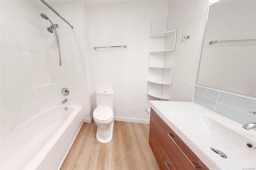 211 Saturna Dr, Qualicum Beach, BC 