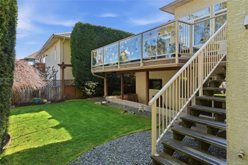211 Saturna Dr, Qualicum Beach, BC 