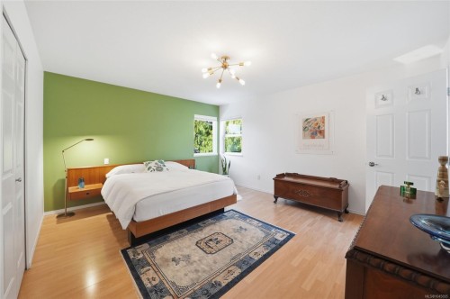 211 Saturna Dr, Qualicum Beach, BC 