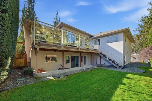 211 Saturna Dr, Qualicum Beach, BC 