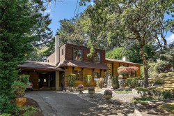 3832 Persimmon Dr Saanich, BC V8P 3R9