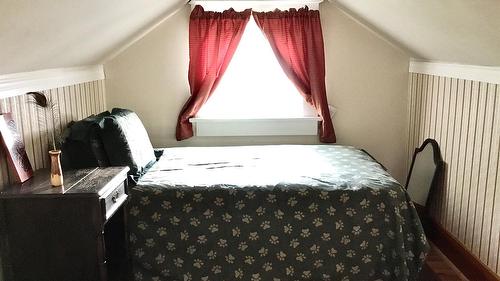 845 Wallinger Avenue, Kimberley, BC - Indoor Photo Showing Bedroom
