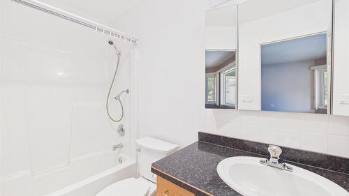 76-1401 Willowbrook Drive, Cranbrook, BC - Indoor Photo Showing Bathroom