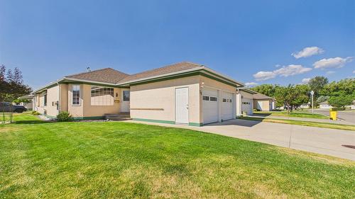 76-1401 Willowbrook Drive, Cranbrook, BC - Outdoor