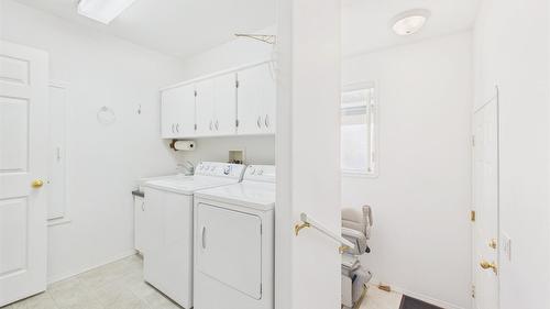 76-1401 Willowbrook Drive, Cranbrook, BC - Indoor Photo Showing Laundry Room