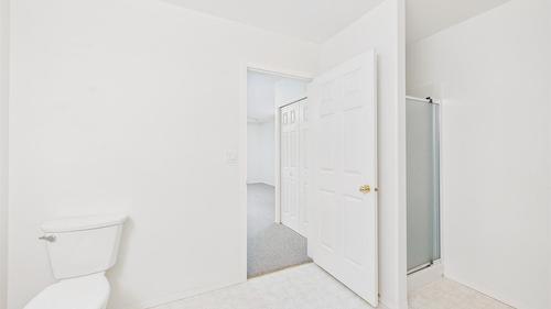 76-1401 Willowbrook Drive, Cranbrook, BC - Indoor Photo Showing Bathroom