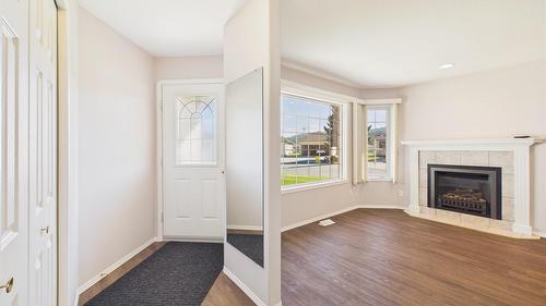 76-1401 Willowbrook Drive, Cranbrook, BC - Indoor With Fireplace