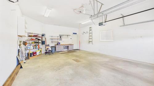 76-1401 Willowbrook Drive, Cranbrook, BC - Indoor Photo Showing Garage