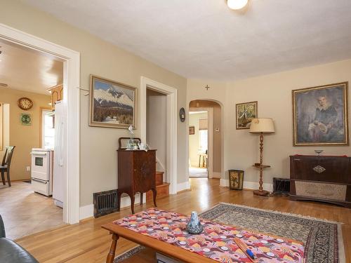 531 Empire Ave., Thunder Bay, ON - Indoor Photo Showing Living Room