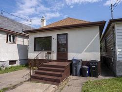 93 ONTARIO Street Thunder Bay, ON P7B 3G1