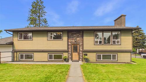 221 27th Avenue  Cranbrook, BC V1C 3J4