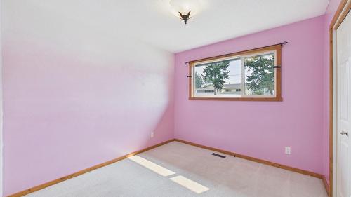 221 27Th Avenue, Cranbrook, BC - Indoor Photo Showing Other Room