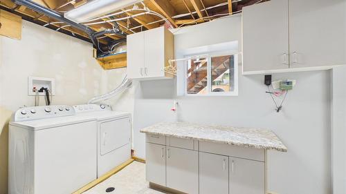 221 27Th Avenue, Cranbrook, BC - Indoor Photo Showing Laundry Room