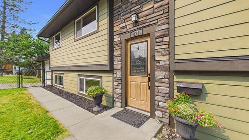 221 27Th Avenue, Cranbrook, BC - Outdoor With Exterior
