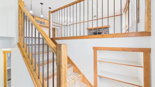 221 27Th Avenue, Cranbrook, BC - Indoor Photo Showing Other Room