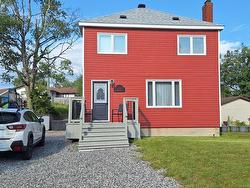 15 Ross Avenue Marathon, ON P0T 2E0