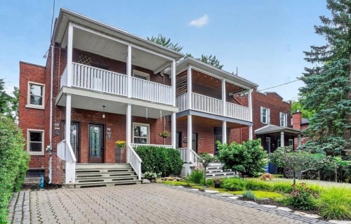 Façade - 532 Av. Oak, Saint-Lambert, QC - Outdoor With Balcony With Facade