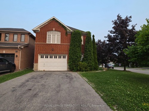 7155 Lowville Heights, Mississauga, ON - Outdoor