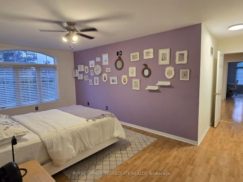 7155 Lowville Heights, Mississauga, ON - Indoor Photo Showing Bedroom