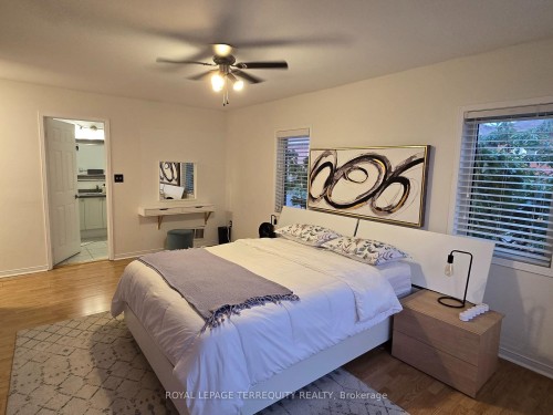 7155 Lowville Heights, Mississauga, ON - Indoor Photo Showing Bedroom