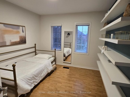 7155 Lowville Heights, Mississauga, ON - Indoor Photo Showing Bedroom