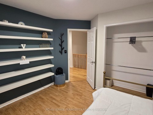 7155 Lowville Heights, Mississauga, ON - Indoor Photo Showing Bedroom