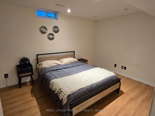 7155 Lowville Heights, Mississauga, ON - Indoor Photo Showing Bedroom