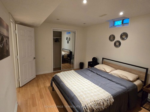 7155 Lowville Heights, Mississauga, ON - Indoor Photo Showing Bedroom