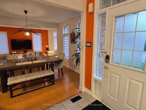 7155 Lowville Heights, Mississauga, ON - Indoor Photo Showing Dining Room