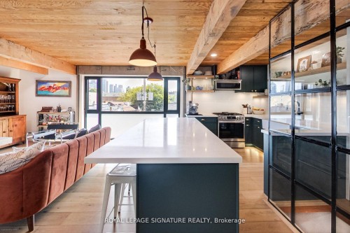 6 Littlehayes Lane, Toronto, ON - Indoor Photo Showing Kitchen With Upgraded Kitchen