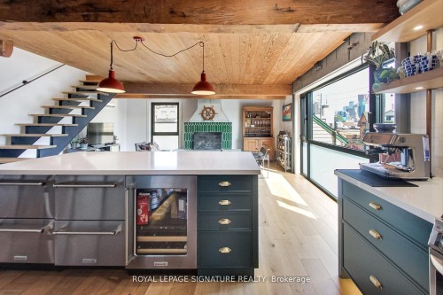 6 Littlehayes Lane, Toronto, ON - Indoor Photo Showing Kitchen