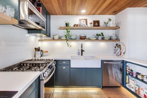 6 Littlehayes Lane, Toronto, ON - Indoor Photo Showing Kitchen With Upgraded Kitchen