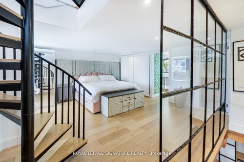 6 Littlehayes Lane, Toronto, ON - Indoor Photo Showing Other Room
