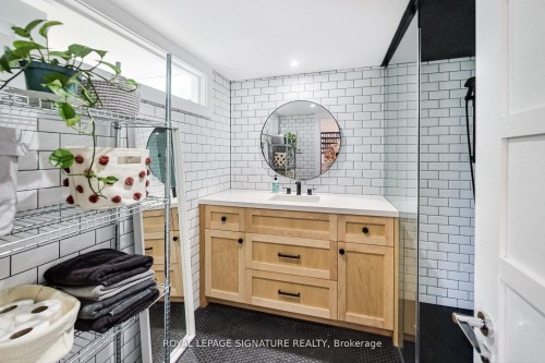 6 Littlehayes Lane, Toronto, ON - Indoor